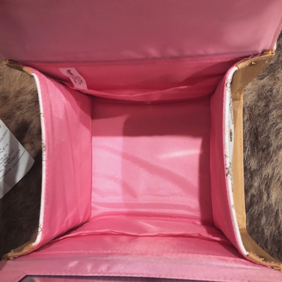 SOLD ❌❌ RARE Authentic Hello Kitty Sanrio Purse - Picture 4 of 4